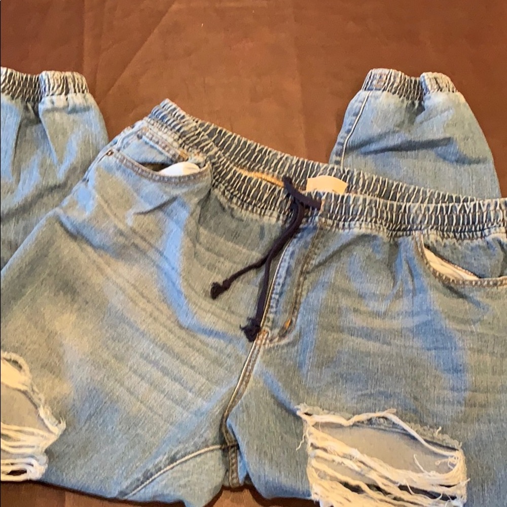 So cool distressed jeans